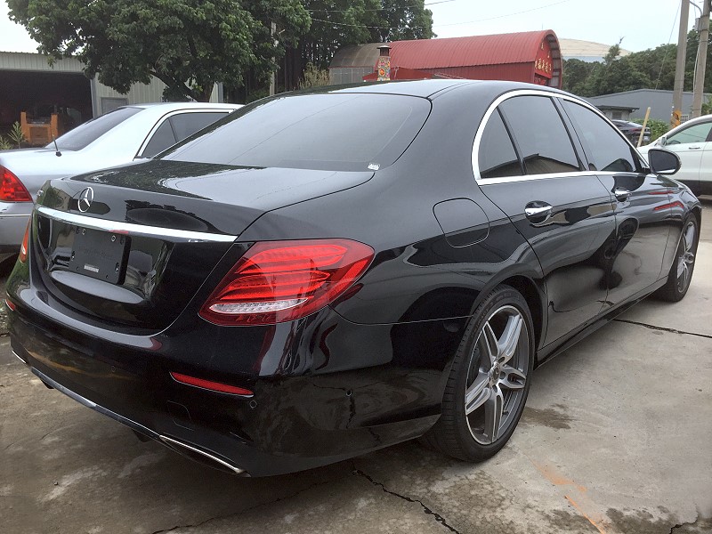 BENZ E300 AMG 柏林之音 摸門 氣氛燈 實車在店 實車實價  第7張相片