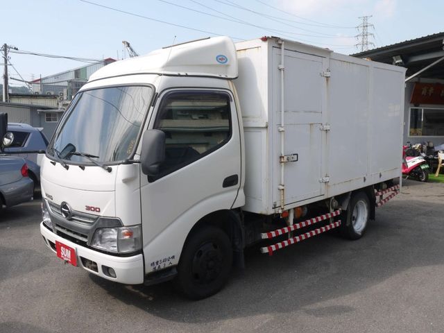 Hino  300 11呎半 FRP車箱 里程保證 車況極佳 HINO 3  第1張相片