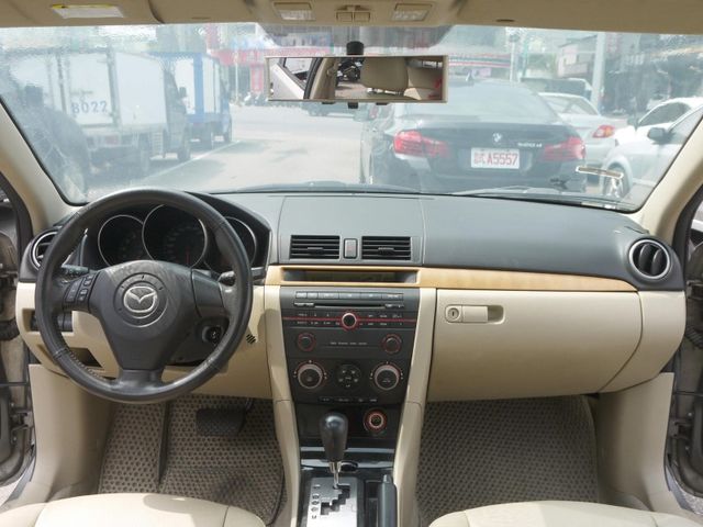 Mazda  Mazda3  第8張相片
