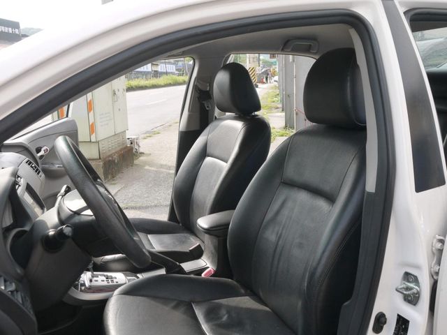 Toyota  Altis  第4張相片