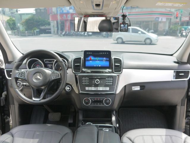 Mercedes-Benz/賓士   GLE-CLASS  GLE350d  第10張相片
