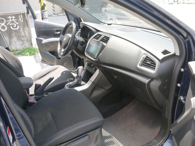 Suzuki  SX4  第11張相片