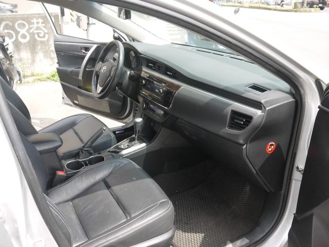 Toyota  Altis  第9張相片