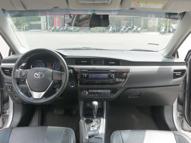 Toyota  Altis  第10張相片