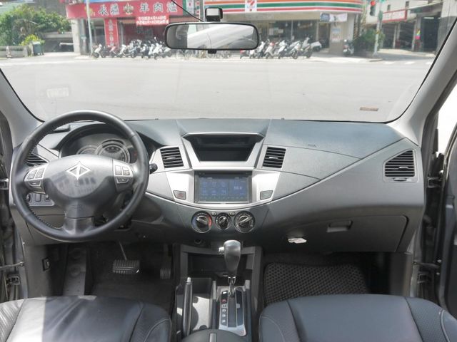 Mitsubishi  Zinger  第11張相片