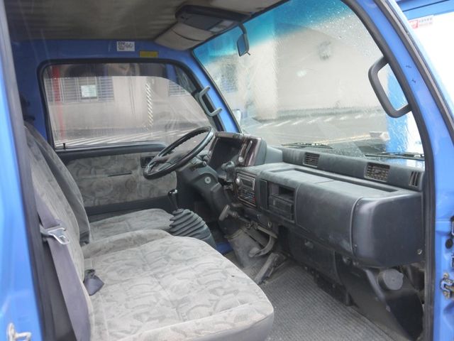 Nissan  Cabstar  第3張相片