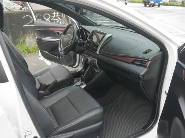 Toyota  Yaris  第10張相片
