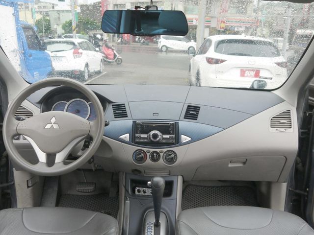 Mitsubishi  Zinger  第13張相片