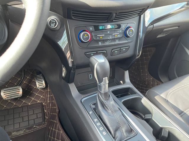 FORD福特 KUGA  第7張相片