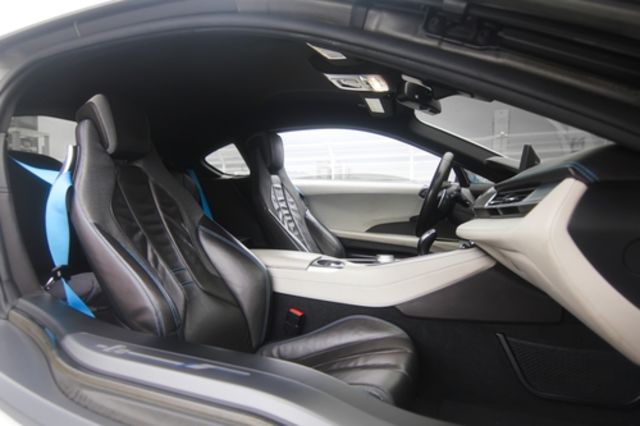 BMW寶馬 I8  第9張相片