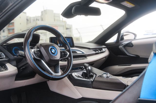 BMW寶馬 I8  第10張相片