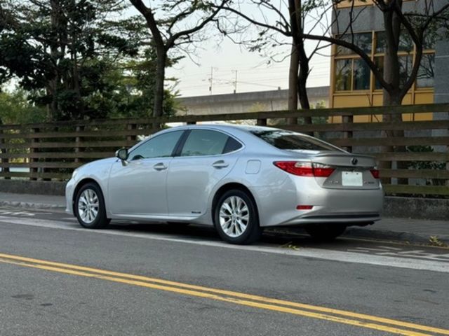 LEXUS凌志 ES300H  第6張相片