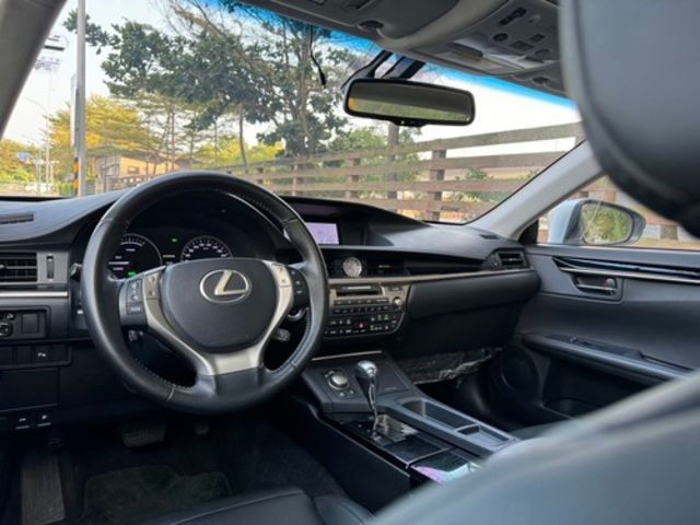 LEXUS凌志 ES300H  第8張相片