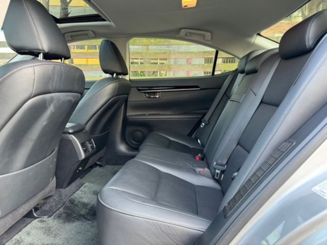 LEXUS凌志 ES300H  第10張相片