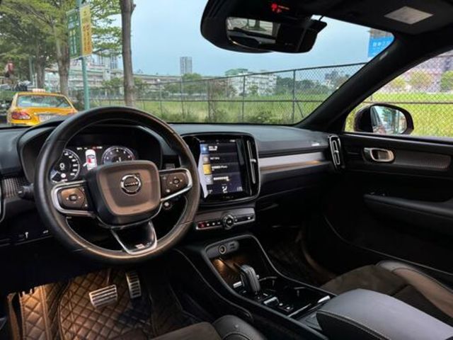 VOLVO富豪 XC40  第14張相片