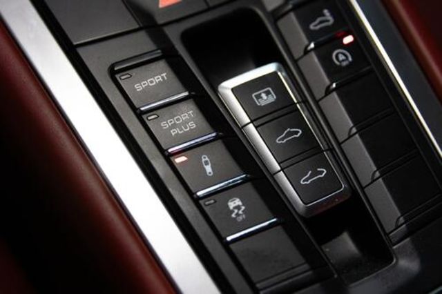 PORSCHE保時捷 911  第16張相片