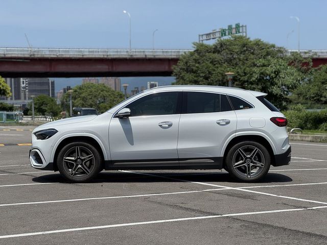 M-BENZ賓士 GLA200  第4張相片
