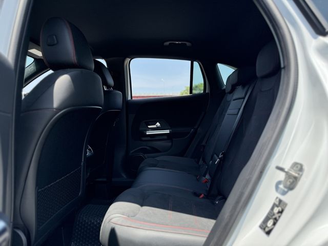 M-BENZ賓士 GLA200  第11張相片