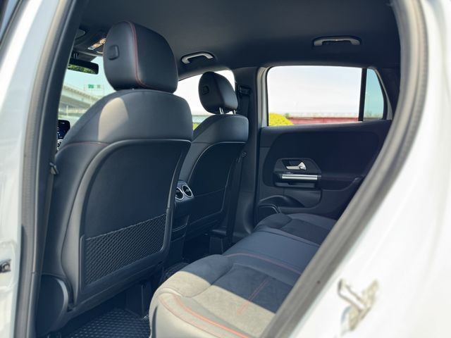 M-BENZ賓士 GLA200  第12張相片
