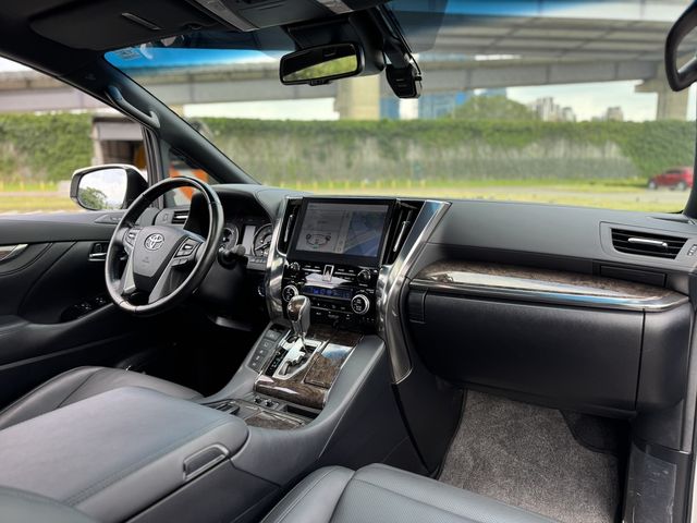 TOYOTA豐田 ALPHARD  第14張相片