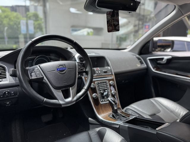 VOLVO富豪 XC60  第7張相片
