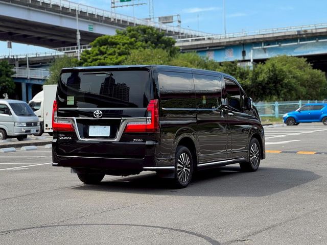 TOYOTA豐田 GRANVIA  第2張相片