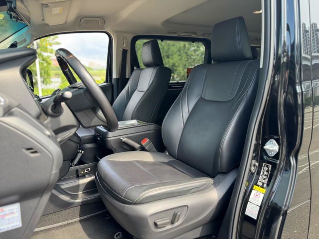 TOYOTA豐田 GRANVIA  第6張相片