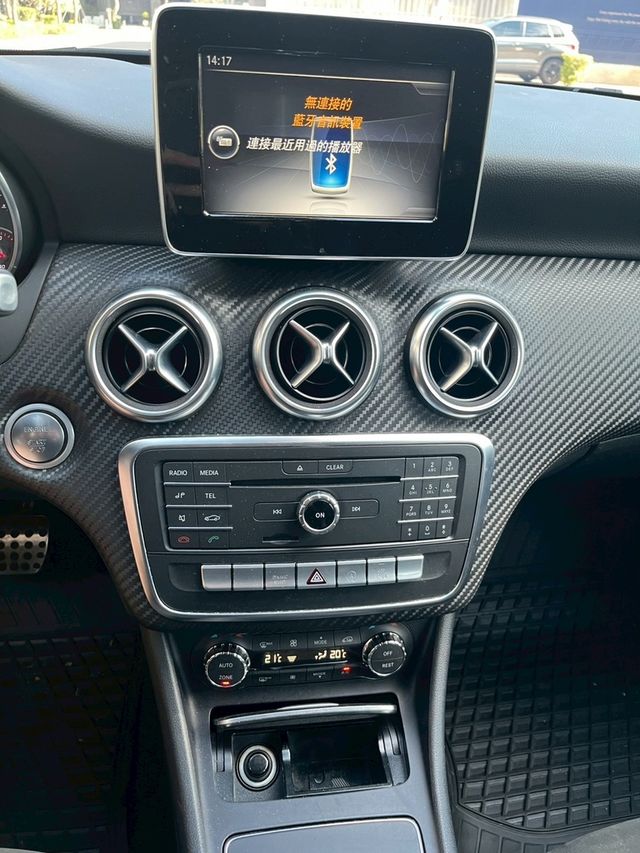 M-BENZ賓士 A180  第9張相片