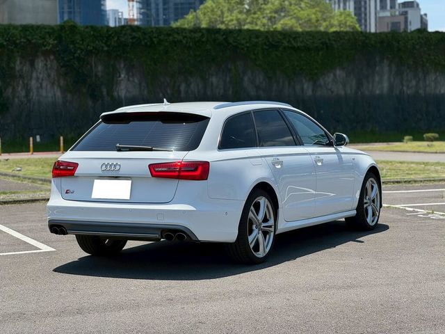 AUDI奧迪 S6  第2張相片