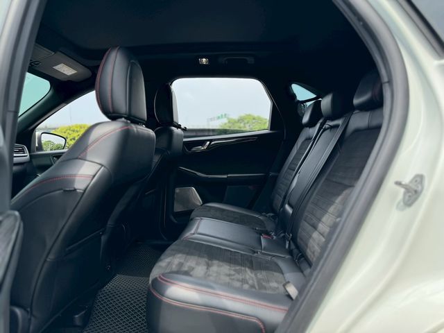 FORD福特 KUGA  第7張相片