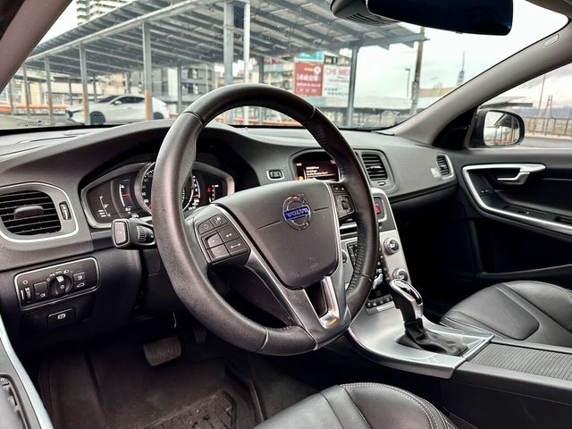 VOLVO富豪 V60  第11張相片