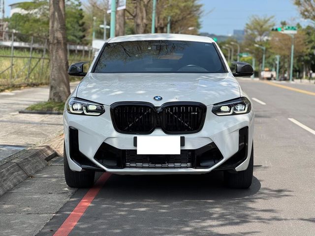 BMW寶馬 X4 XDRIVE20I  第3張相片