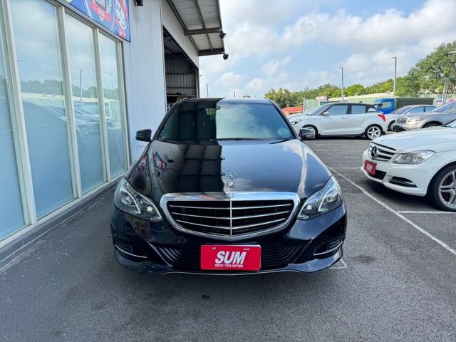 總代理.Elegance.4摸門.恆溫.天窗.腳踏尾門.定速.安卓.倒車.前後行錄  第2張相片