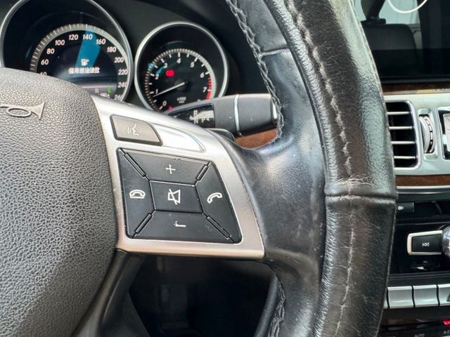總代理.Elegance.4摸門.恆溫.天窗.腳踏尾門.定速.安卓.倒車.前後行錄  第9張相片