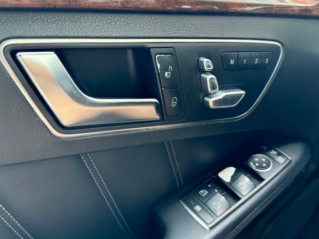 總代理.Elegance.4摸門.恆溫.天窗.腳踏尾門.定速.安卓.倒車.前後行錄  第16張相片
