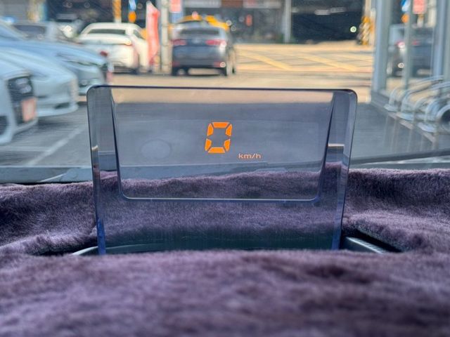 全車原版件 里程跑少 配備超滿 環景 抬顯 盲點 電尾門  第10張相片