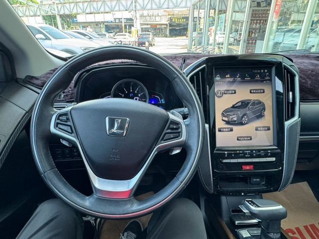 全車原版件 里程跑少 配備超滿 環景 抬顯 盲點 電尾門  第16張相片
