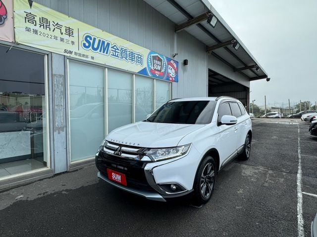 尊貴型 ACC跟車 電尾門 電動椅 導航 盲點偵測 I-KEY  第1張相片