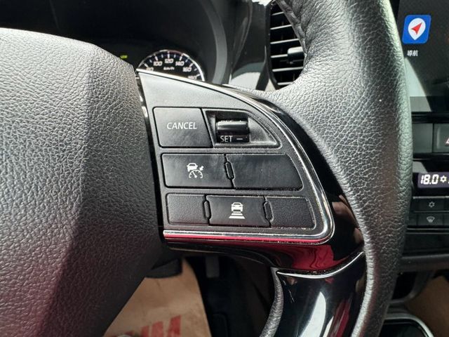尊貴型 ACC跟車 電尾門 電動椅 導航 盲點偵測 I-KEY  第12張相片