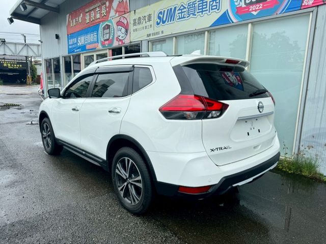 衛導.循跡.盲點.天窗.定速.車道偏移.電尾門.ACC.IKEY.恆溫.環景.電椅  第7張相片