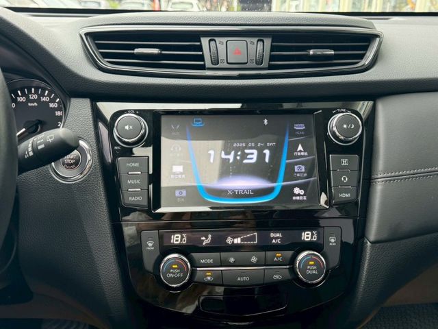 衛導.循跡.盲點.天窗.定速.車道偏移.電尾門.ACC.IKEY.恆溫.環景.電椅  第16張相片