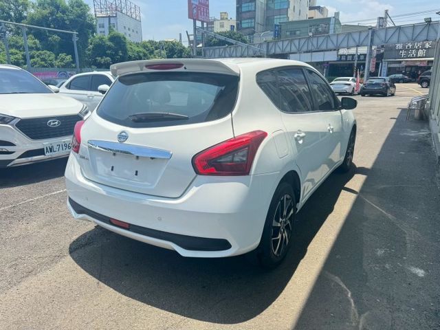 IKEY.ABS.SRS.盲點.衛導.循跡.摸門.定速.環景.恆溫.鋁圈  第4張相片