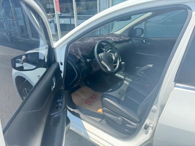 IKEY.ABS.SRS.盲點.衛導.循跡.摸門.定速.環景.恆溫.鋁圈  第7張相片