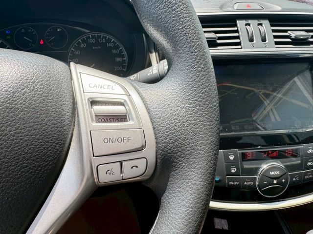 IKEY.ABS.SRS.盲點.衛導.循跡.摸門.定速.環景.恆溫.鋁圈  第9張相片