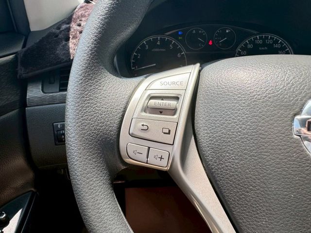 IKEY.ABS.SRS.盲點.衛導.循跡.摸門.定速.環景.恆溫.鋁圈  第10張相片