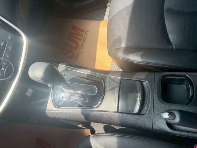 IKEY.ABS.SRS.盲點.衛導.循跡.摸門.定速.環景.恆溫.鋁圈  第13張相片