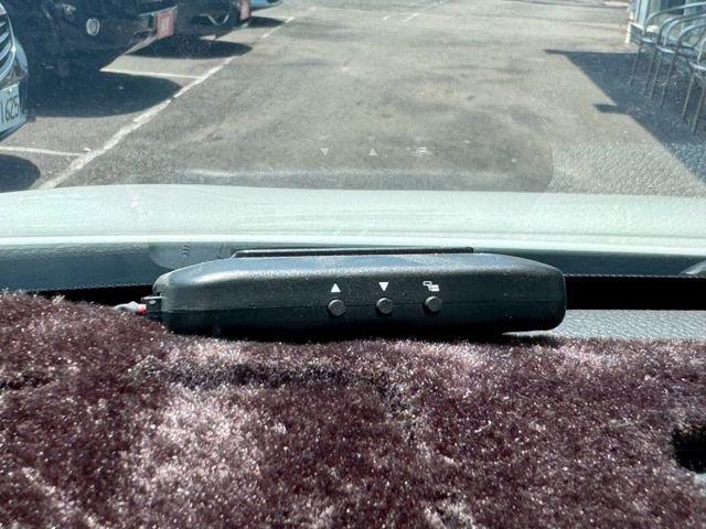 IKEY.ABS.SRS.盲點.衛導.循跡.摸門.定速.環景.恆溫.鋁圈  第17張相片