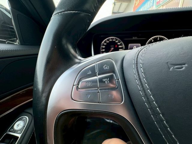 V6 渦輪.7 速手自排.四區恆溫.冷熱通風椅.電動座椅.全景天窗.藍牙.衛導.倒車  第12張相片