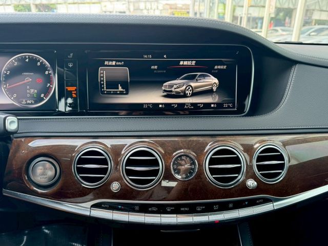 V6 渦輪.7 速手自排.四區恆溫.冷熱通風椅.電動座椅.全景天窗.藍牙.衛導.倒車  第15張相片