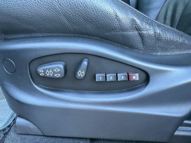 天窗.DSC.ABS.PDC.安全氣囊x6.電動/電熱椅附記憶功能.定速.衛導.倒車.  第9張相片